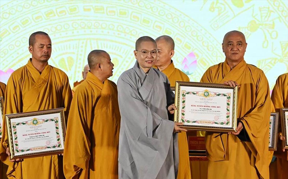 truyen-thong-phat-giao-viet-nam-sau-15-nam-tu-tin-phat-su-den-ket-noi-cong-dong_nguoiphattu_com_nhu luc pham ngoc son  (96).jpg